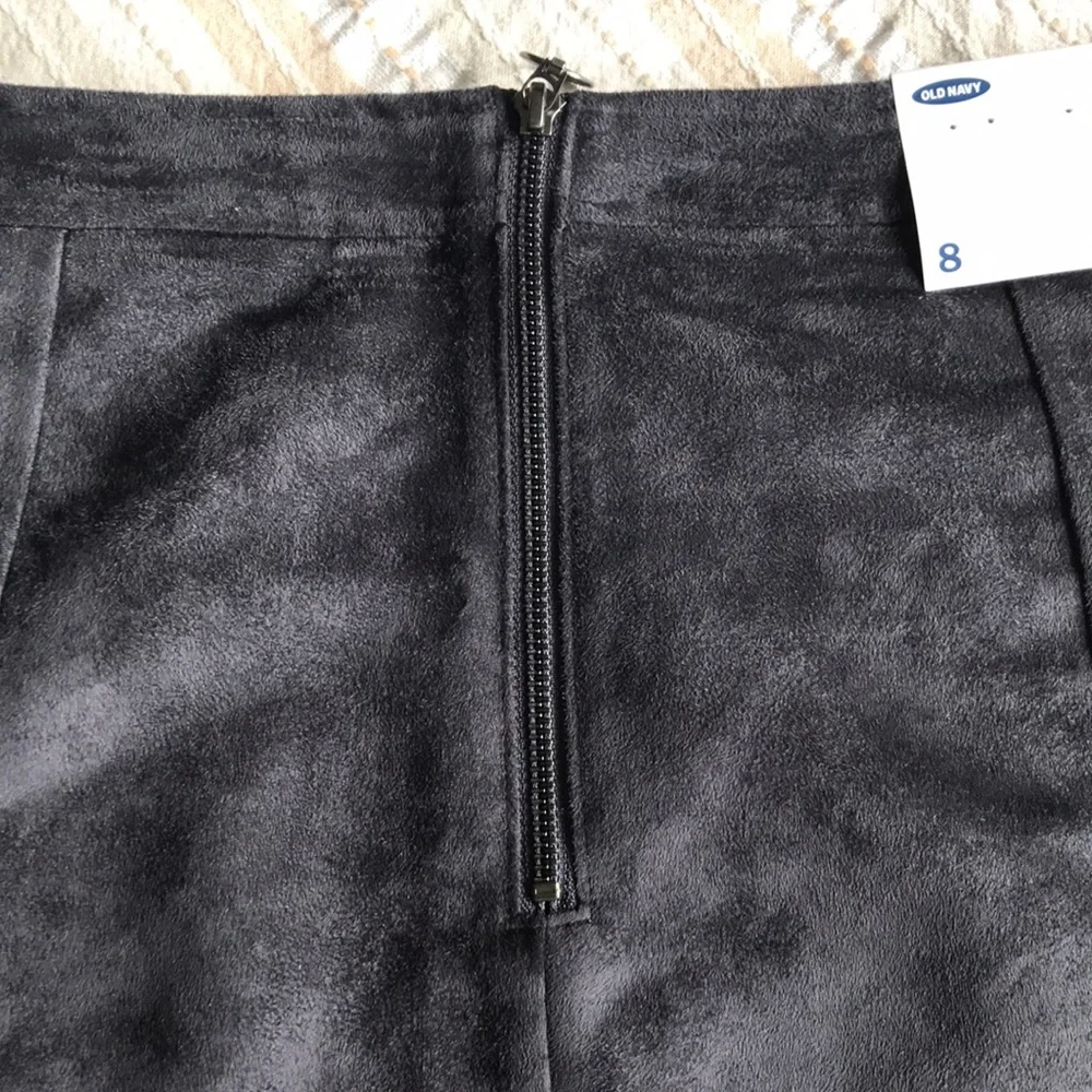 Old Navy, Woman’s size 8 Charcoal Gray Skirt - Picture 6 of 7